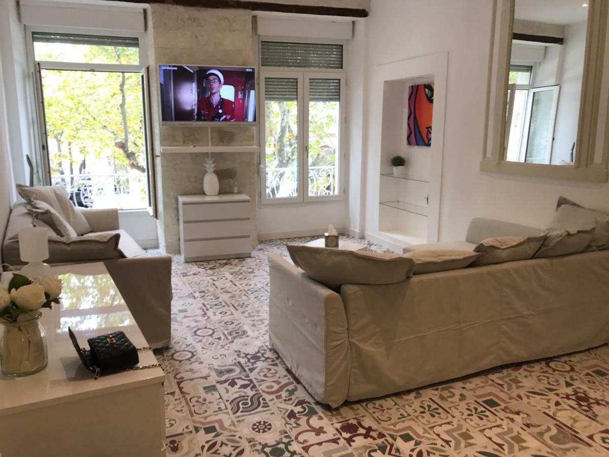 Апартаменты La Loge De L'Horloge - 1 Min Palais Des Papes - Ac Clim - Wifi - Hypercentre - Vue Sur Le Carrousel Авиньон Экстерьер фото
