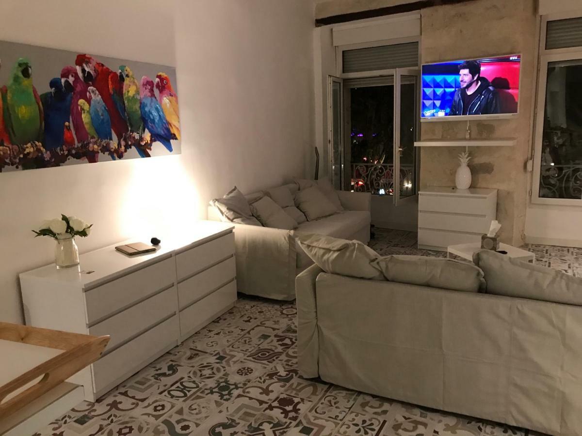 Апартаменты La Loge De L'Horloge - 1 Min Palais Des Papes - Ac Clim - Wifi - Hypercentre - Vue Sur Le Carrousel Авиньон Экстерьер фото